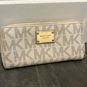 Michael Kors wallet